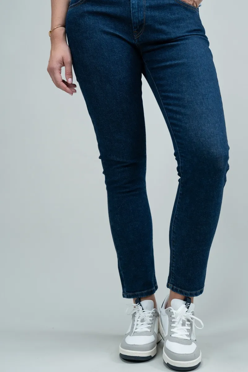 Femme Harcour Power Jean girlfriend